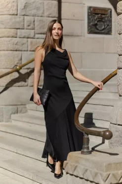 Aster Dress Black^VIVEH Online