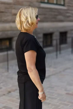Emilie Base Tee Black^CARMA COLLECTION Fashion