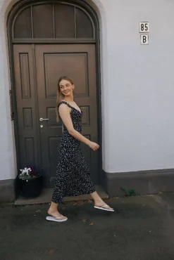 Gina Bloom Dress Black^PIA TJELTA Fashion