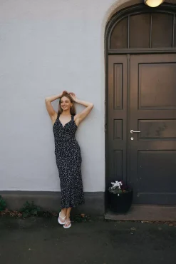 Gina Bloom Dress Black^PIA TJELTA Fashion