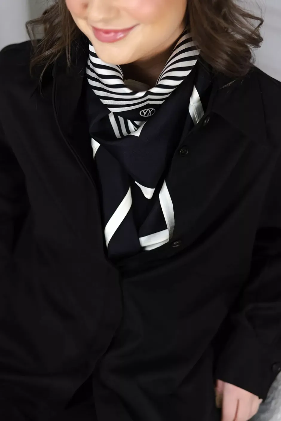 No. 2 Black & Cream^LESCARF Hot