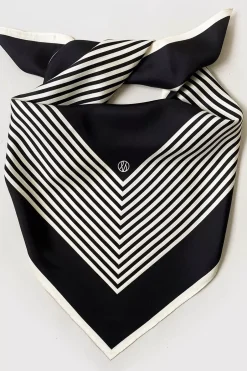 No. 2 Black & Cream^LESCARF Hot