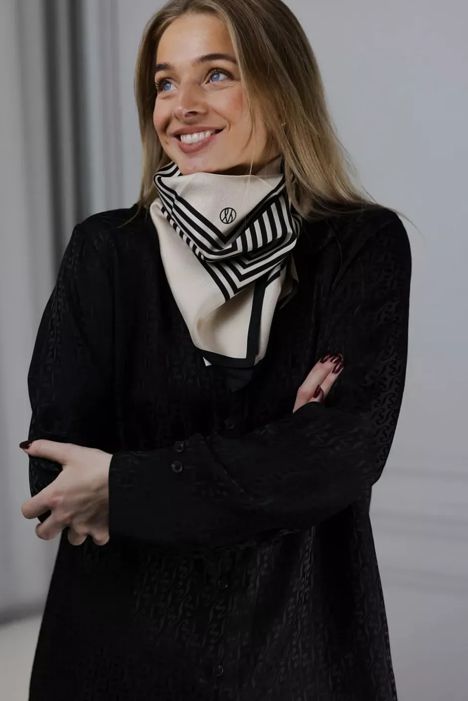 No. 1 Sand & Black^LESCARF New